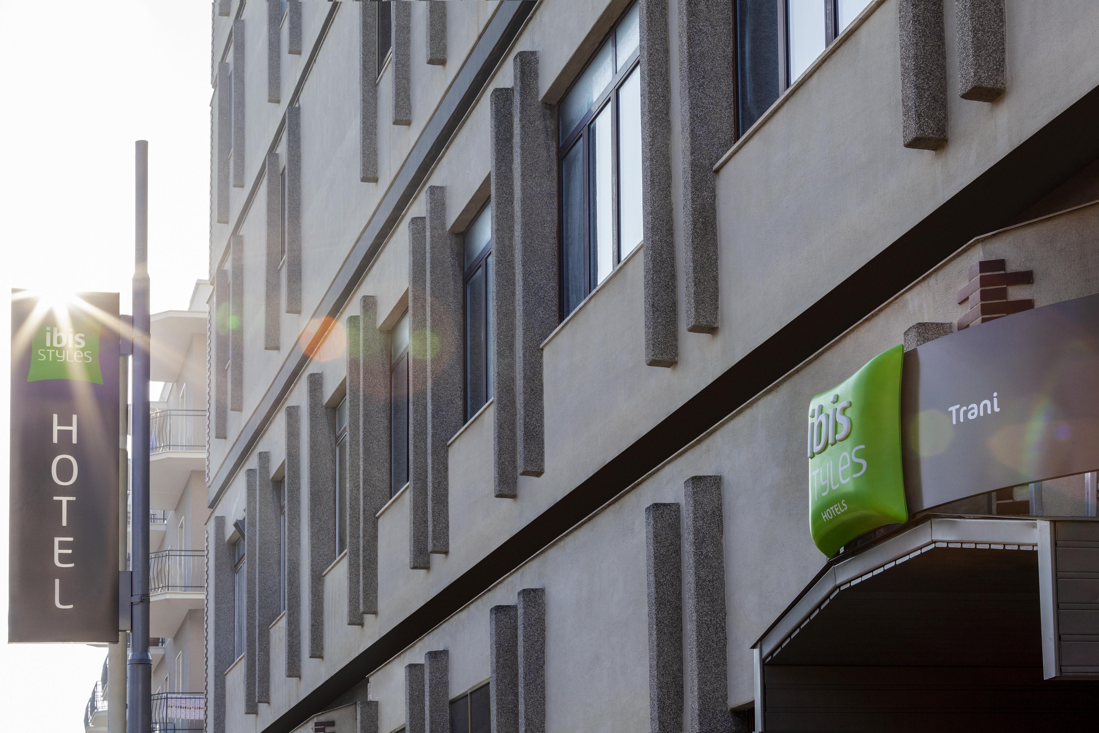 Hotel Ibis Styles Trani Exterior foto